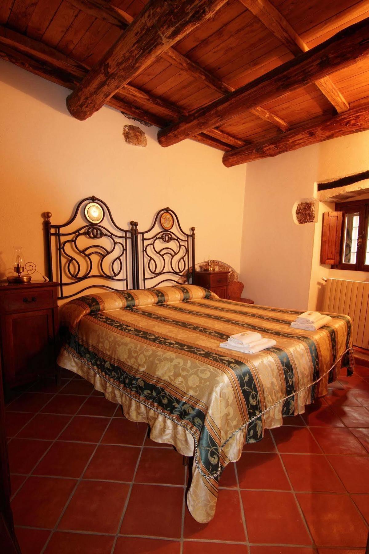 Residenza La Torre Aparthotel Santo Stefano Di Sessanio Exterior photo