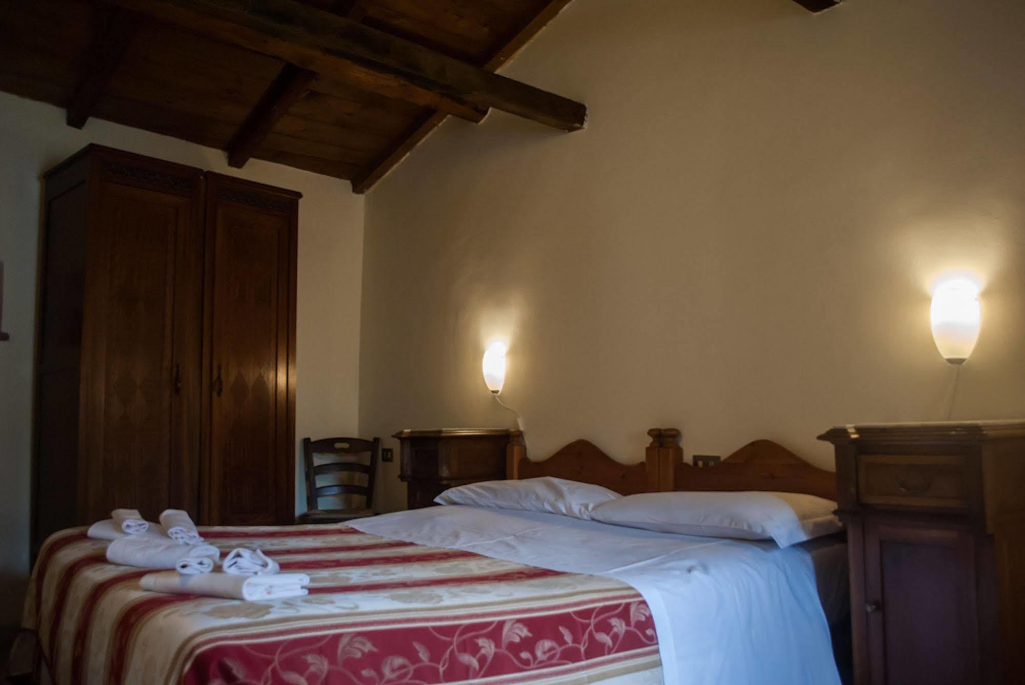 Residenza La Torre Aparthotel Santo Stefano Di Sessanio Exterior photo