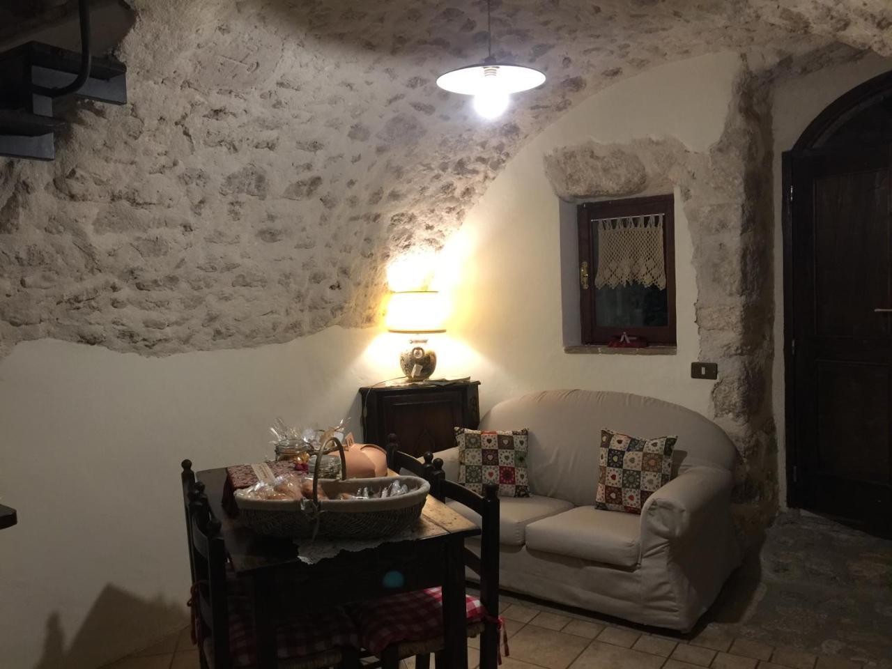 Residenza La Torre Aparthotel Santo Stefano Di Sessanio Exterior photo